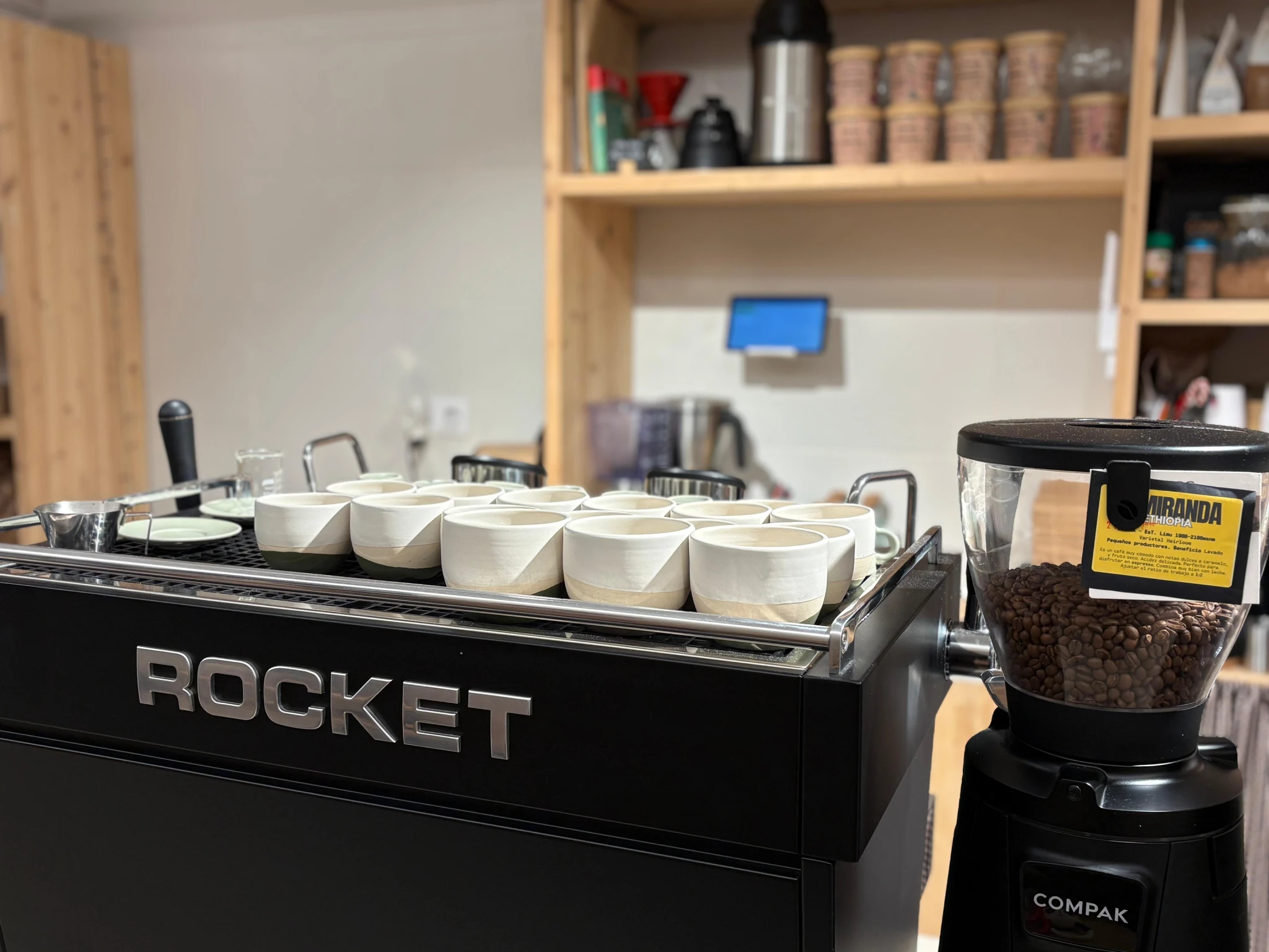 Mahalo Coffee & Greens - Cafè d'especialitat i menjar saludable